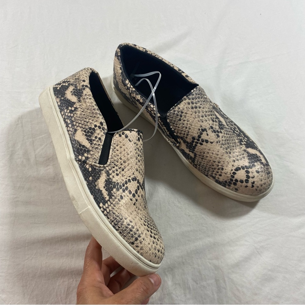 Snakeskin Black Loafers Sneakers Cream Sneakers  Women Sleek Slip-On Design - Picture 4 of 5